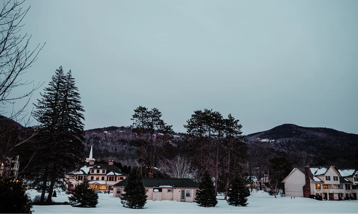 picture of the Wentworth Inn in snow