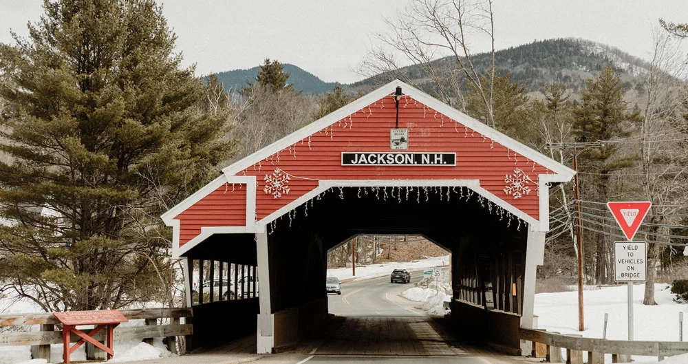 Picture of red bridge in Jackson, NH